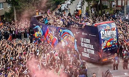 Live Streaming: Η παρέλαση της Μπαρτσελόνα στην πόλη για τους δύο τίτλους