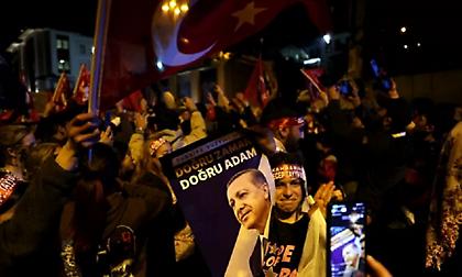 Σε επαναληπτικές εκλογές η Τουρκία: Ο Ερντογάν κερδίζει την πρώτη μάχη