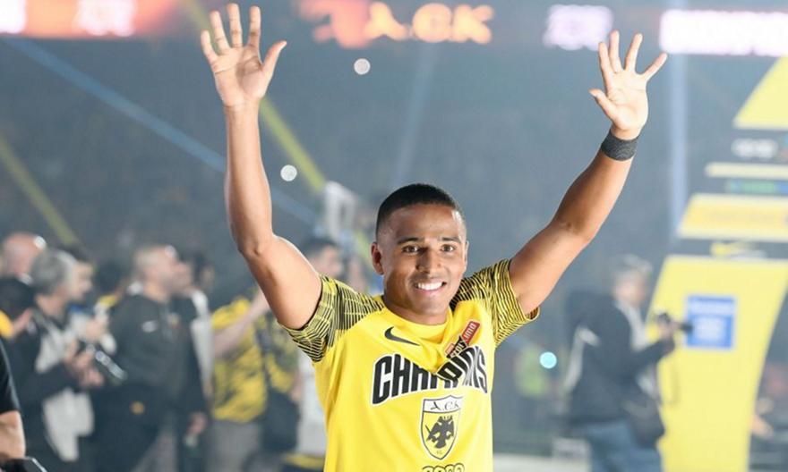 Ελίασον: «Δεν θα μπορούσα να έχω ευχηθεί περισσότερα για την πρώτη μου σεζόν στην ΑΕΚ»