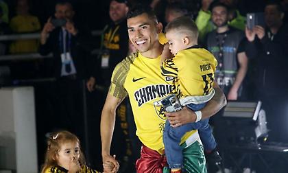 Αποφασισμένη να παλέψει για Πινέδα η ΑΕΚ-Στην Αθήνα ο ατζέντης του