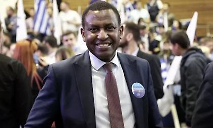 Ποιος είναι ο Σπύρος Χαγκαμπιμάνα που φιλοδοξεί να γίνει ο πρώτος μαύρος βουλευτής στην Ελλάδα!