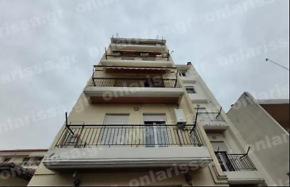 Σοκ στη Λάρισα: 13χρονo κορίτσι έπεσε από το μπαλκόνι του σπιτιού του στον 3ο όροφο