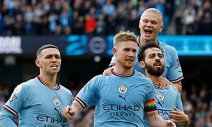 Η Μάντσεστερ Σίτι απέχει τέσσερα ματς από το πρώτο της τρεμπλ