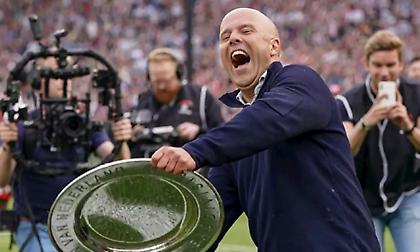 Ψηλά στη λίστα της Τότεναμ ο προπονητής της Φέγενορντ!