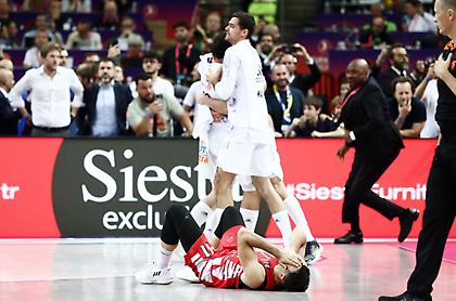 Το απόλυτο κοντράστ: Οι «ερυθρόλευκοι» απογοητευμένοι, οι Μαδριλένοι στον… 7ο ουρανό (pics)