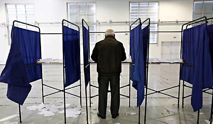 Άνοιξαν οι κάλπες - Θα παραμείνουν ανοιχτές ως τις 7 το απόγευμα