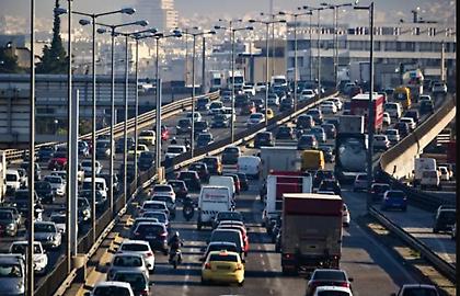 Μεγάλες καθυστερήσεις στον Κηφισό λόγω ακινητοποιημένου οχήματος