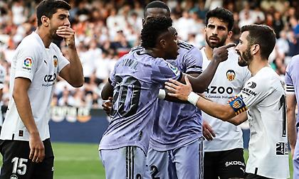 Τάσεις φυγής από τον Βινίσιους μετά και τη νέα ρατσιστική επίθεση που δέχθηκε!