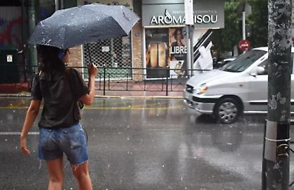 Καιρός: Βροχές και καταιγίδες σχεδόν όλη την εβδομάδα – Πέφτει η θερμοκρασία