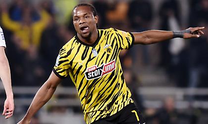 Επιμένουν στη Γαλλία για Λιβάι Γκαρσία: «Η Λιόν ετοιμάζεται να… σπάσει τον κουμπαρά της»