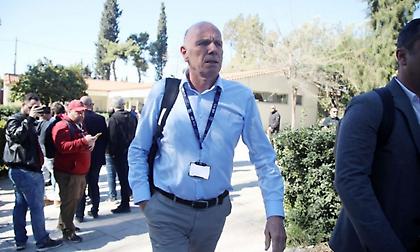 Μπένετ: «Θα μειωθούν κατά 50% οι ξένοι διαιτητές τη νέα σεζόν»