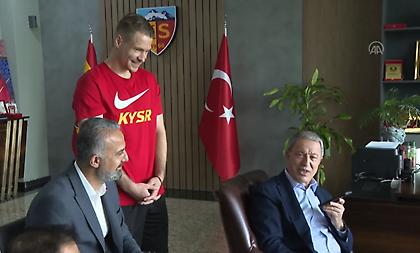 O ποδοσφαιρικός διάλογος Ακάρ-Παναγιωτόπουλου με μεσολαβητή τον... Κολοβέτσιο