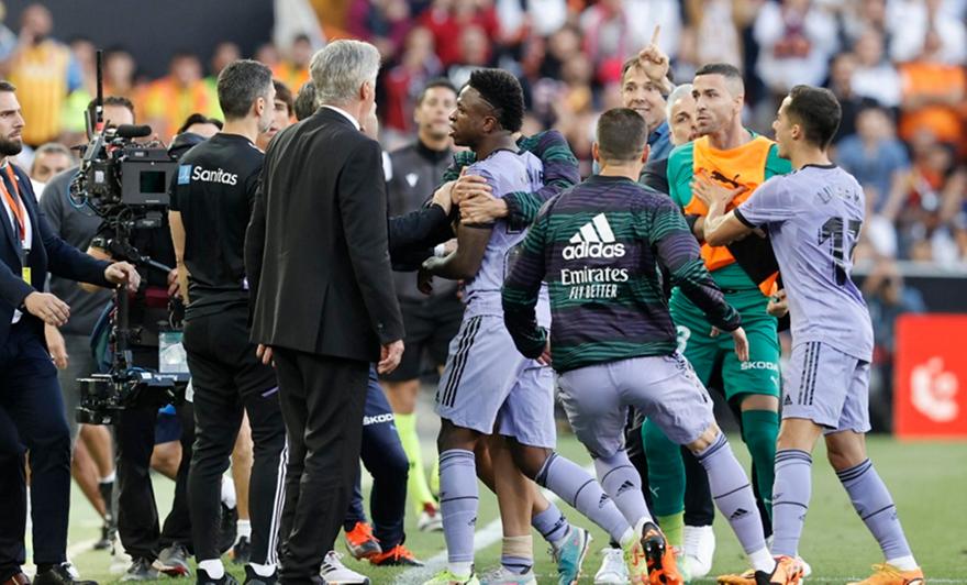 Πογκμπά: Τάχθηκε υπέρ του Βινίσιους Τζούνιορ