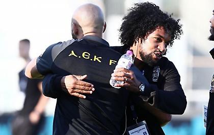 Το τετ-α-τετ Άμραμπατ και Σιντιμπέ με Ελ Καντουρί και Μπίσεσβαρ