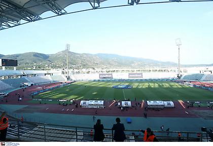 Μεταξύ συγγενών και φίλων: Φωτογραφίες από το άδειο Πανθεσσαλικό