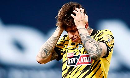 Γρηγορότερη αποβολή στην ιστορία των τελικών Κυπέλλου αυτή του Ρότα!