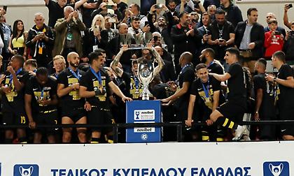 MVP του τελικού ο Μουκουντί, του… έκλεψε το βραβείο ο Ρότα!