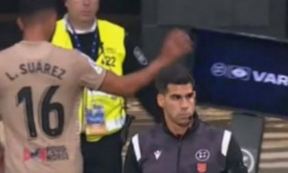 Παίκτης της Αλμερία αποβλήθηκε και… γκρέμισε την οθόνη του VAR!