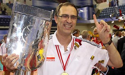 Ντανιέλ Καστελάνι: Ένα «ιερό τέρας» του βόλεϊ στον πάγκο του Ολυμπιακού!