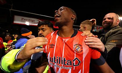 Θρύλος ο Μπαντζού: Έγινε ο πρώτος που πήγε με μία ομάδα από την 5η κατηγορία στην Premier League!