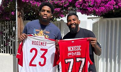 Ολυμπιακός: Αντάλλαξαν φανέλες ΜακΚίσικ και Ροντινέι