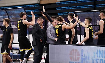 Αποβλήθηκε ο Σκαραφίγκας και ανέλαβε τον πάγκο του Αμαρουσίου η Γκουζίνη