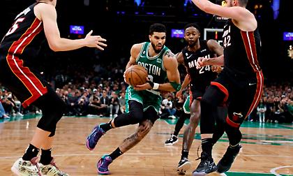 Νικούν και γράφουν ιστορία οι Σέλτικς, παίζουν τα «ρέστα» τους στη Βοστόνη οι Χιτ