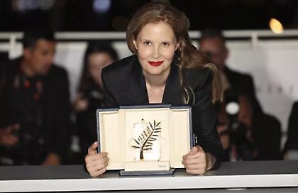 Justine Triet: Τα… «έχωσε» στον Μακρόν για το συνταξιοδοτικό – Η ομιλία της στις Κάννες έγινε «viral