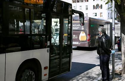 Θεσσαλονίκη: Νεαροί πέταξαν πέτρες σε αστικό λεωφορείο ύστερα από καβγά με τον οδηγό