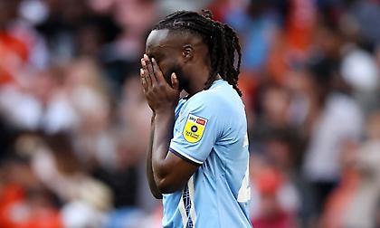 Λύνει το συμβόλαιο του Νταμπό μετά το χαμένο πέναλτι στον τελικό η Κόβεντρι!