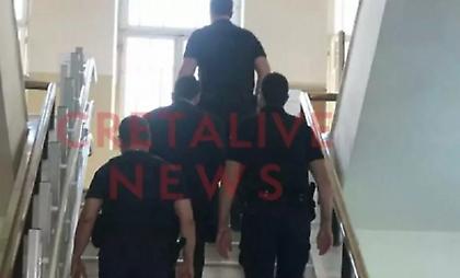 Παραλήρημα 43χρονου που ξυλοκόπησε μέχρι θανάτου τη μητέρα του: «Ζει, την έχουν απαγάγει»
