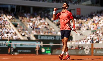 «Ίδρωσε» αλλά ξεπέρασε το εμπόδιο του Νταβίντοβιτς Φόκινα ο Τζόκοβιτς