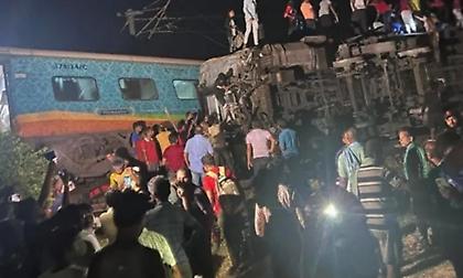 Τραγωδία στην Ινδία: Στους 288 οι νεκροί από το σιδηροδρομικό δυστύχημα