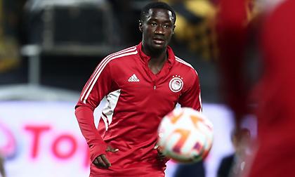 Είπε «αντίο» στον Ολυμπιακό ο Σαμασέκου