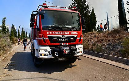 Λάρισα: Μεγάλη φωτιά στο Κυψελοχώρι