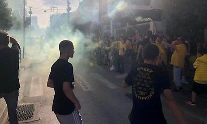 Χαμός και στο Αίγιο για την κούπα πρωταθλήματος της ΑΕΚ