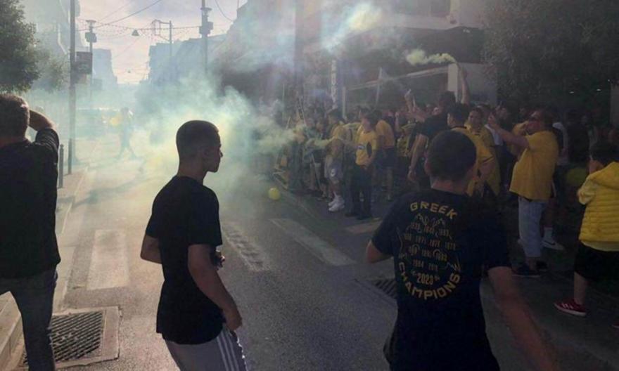 ΑΕΚ: Χαμός και στο Αίγιο για την κούπα πρωταθλήματος