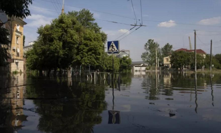 Ουκρανία: Καταστροφές μετά από έκρηξη σε φράγμα