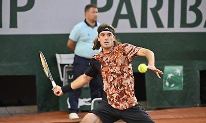 Παραδόθηκε στον... εξωπραγματικό Αλκαράθ και αποχαιρέτησε το Roland Garros ο Τσιτσιπάς!