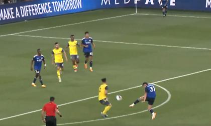 Γκολ-απόλαυση στις ΗΠΑ: Μπαλιά από κόρνερ & απευθείας βολέ με το εξωτερικό!