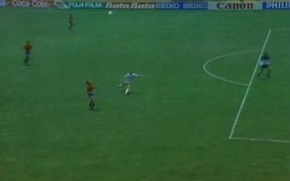 Η γκέλα του αιώνα: 36 χρόνια από το... χειρότερο γκολ που έχουμε δει σε Παγκόσμιο Κύπελλο