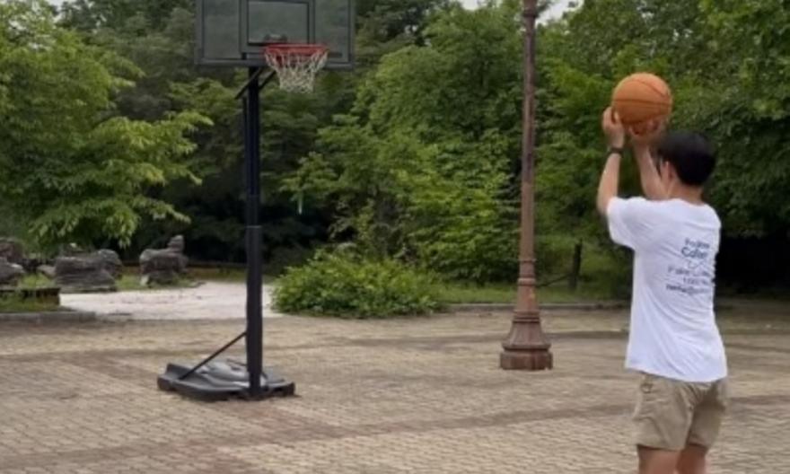 Χουάνγκ: Παιχτάρα και στο… μπάσκετ! (video)
