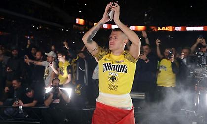 Σιμάνσκι: «Έκανα τη σεζόν της ζωής μου με την ΑΕΚ»