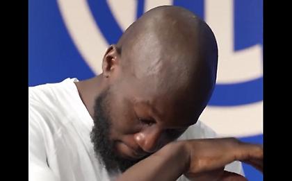 Λύγισε on camera ο Λουκάκου: «Σημαίνει πολλά για μένα ο παππούς μου, είναι ο νούμερο ένα φαν μου»