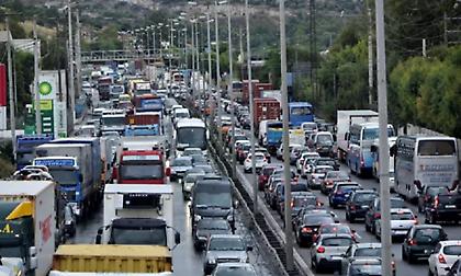 Μεγάλα μποτιλιάρισματα στον Κηφισό, το Σχιστό και την παραλιακή