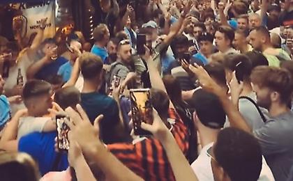 Πανικός από χιλιάδες οπαδούς της Σίτι: Τραγουδούν το ''Wonderwall'' στους δρόμους της Πόλης!