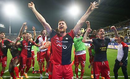 Η Κάλιαρι του Ρανιέρι «τέζαρε» την Μπάρι στο 94' και επέστρεψε στη Serie A!