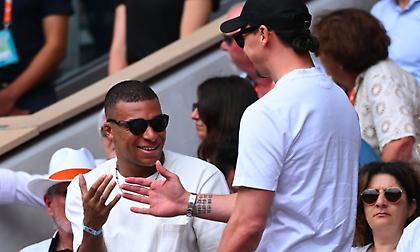 Η θερμή χειραψία Εμπαπέ και Ζλάταν στον τελικό του Roland Garros