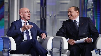 Σάκι για Μπερλουσκόνι: «Νιώθω απαίσια, ήταν ιδιοφυΐα και προσπάθησε να αλλάξει αυτή τη δύσκολη χώρα»