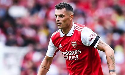 Με το… στιλό στο χέρι για Λεβερκούζεν ο Τζάκα